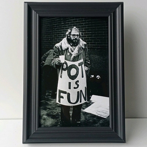 POT IS FUN Funny Vintage 70s Hippie Man holding sign in the  Snow Retro Gypsy - Picture 3 of 6